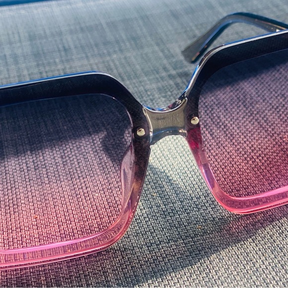 Sunglasses - Picture 4 of 4